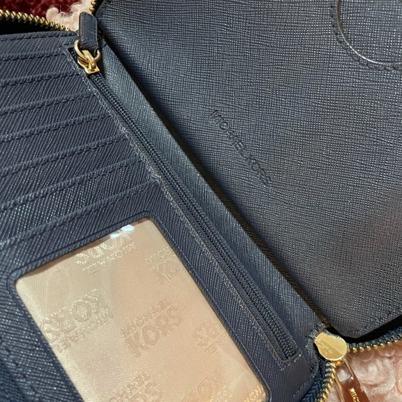 Michael Kors navy wristlet - Picture 2 of 4